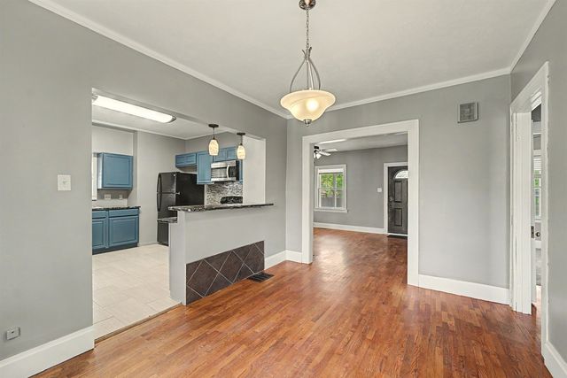 1012 Pershing St, Salina, KS 67401