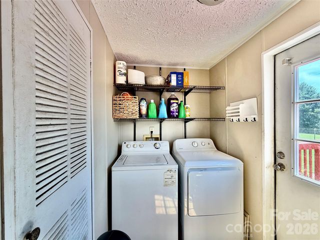 1104 Spring Meadow Drive, Woodleaf, NC 27054