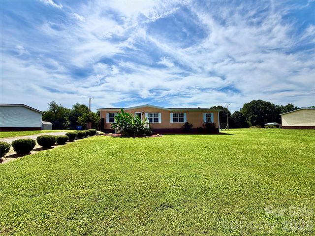 1104 Spring Meadow Drive, Woodleaf, NC 27054