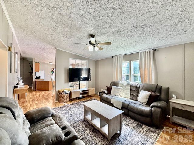 1104 Spring Meadow Drive, Woodleaf, NC 27054