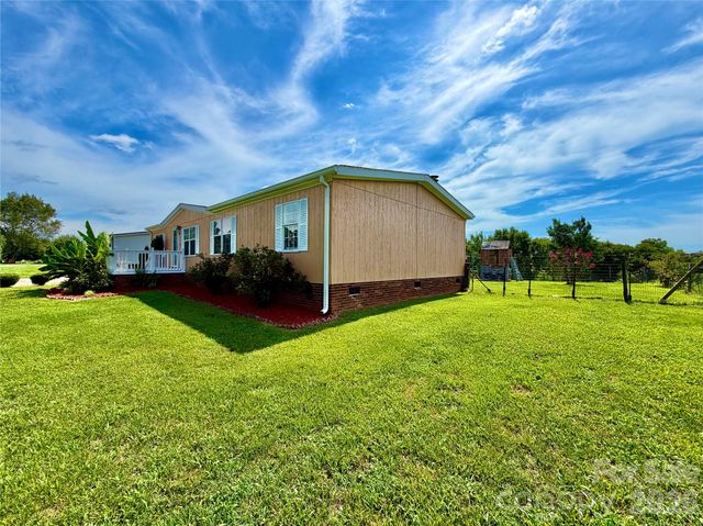 1104 Spring Meadow Drive, Woodleaf, NC 27054
