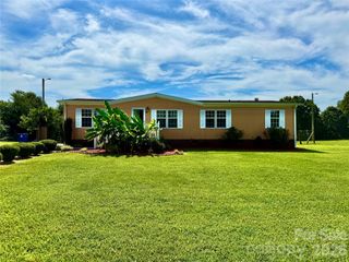 1104 Spring Meadow Drive, Woodleaf, NC 27054