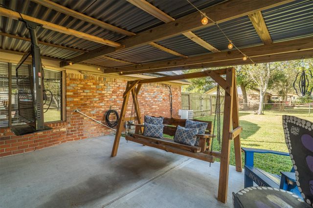 106 Tower Drive, Friendswood, TX 77546