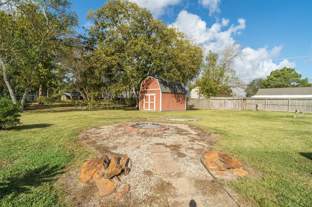 106 Tower Drive, Friendswood, TX 77546