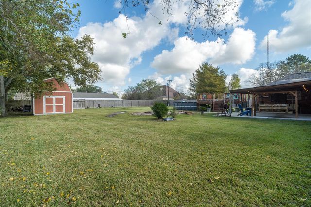 106 Tower Drive, Friendswood, TX 77546