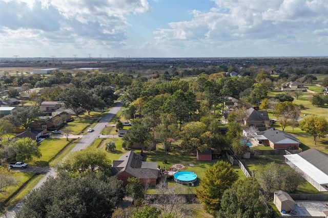 106 Tower Drive, Friendswood, TX 77546