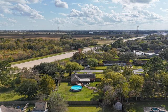 106 Tower Drive, Friendswood, TX 77546