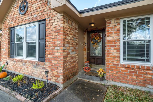 106 Tower Drive, Friendswood, TX 77546