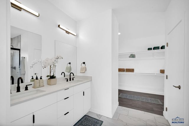 5910 CLOUD PEAK DR, Rapid City, SD 57702