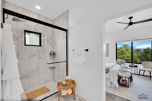 5910 CLOUD PEAK DR, Rapid City, SD 57702