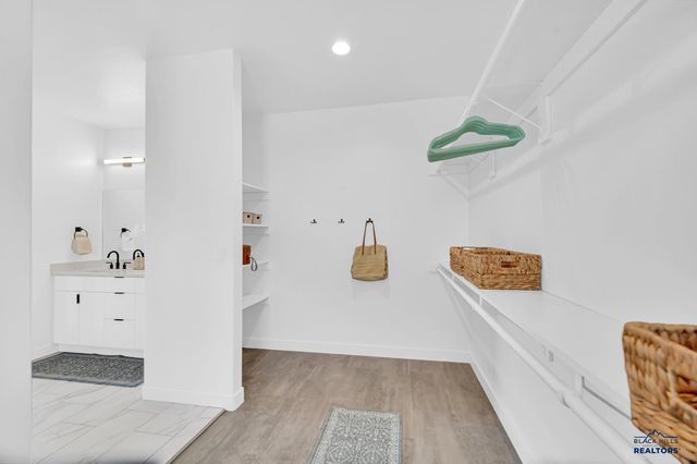 5910 CLOUD PEAK DR, Rapid City, SD 57702