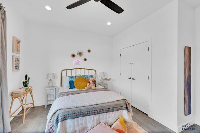 5910 CLOUD PEAK DR, Rapid City, SD 57702