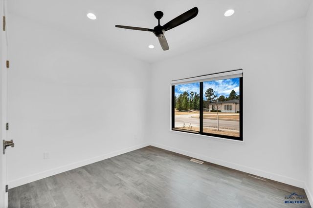 5910 CLOUD PEAK DR, Rapid City, SD 57702