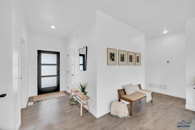 5910 CLOUD PEAK DR, Rapid City, SD 57702