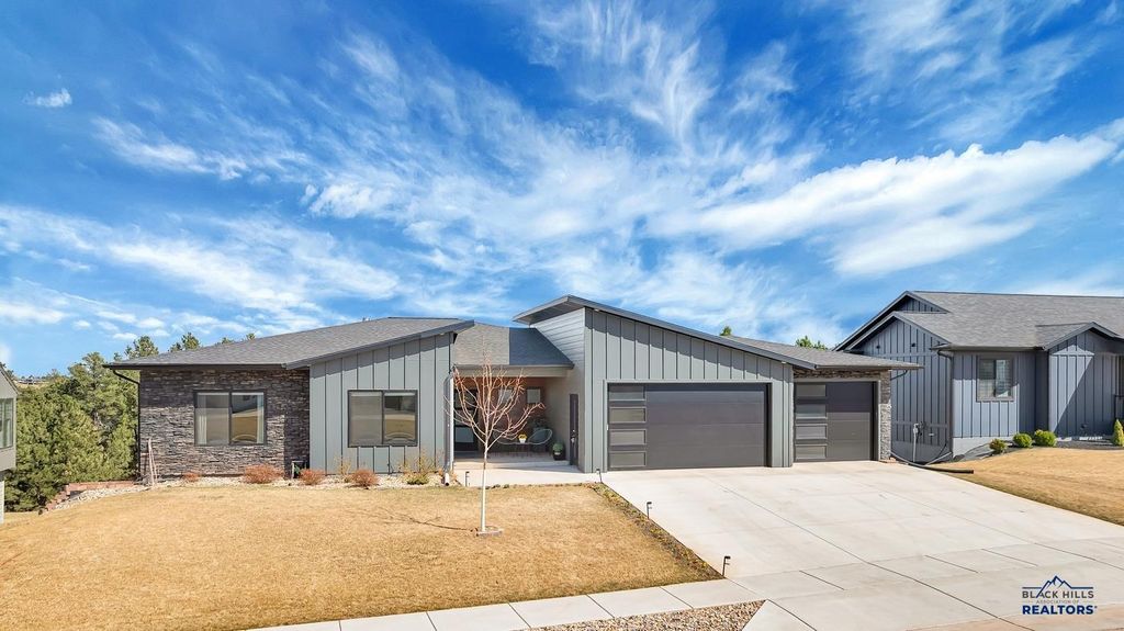 5910 CLOUD PEAK DR, Rapid City, SD 57702