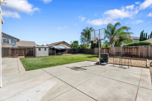 8541 Armada Ct, Elk Grove, CA 95624