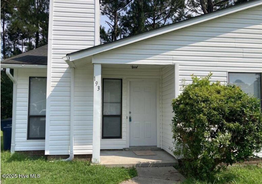 193 Village Circle, Jacksonville, NC 28546