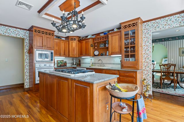 1183 Cynthia Lane, Toms River, NJ 08755