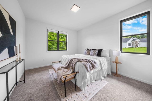 W256S6582 Pheasant DRIVE, Waukesha, WI 53189