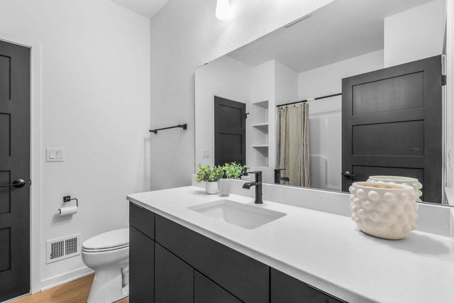 W256S6582 Pheasant DRIVE, Waukesha, WI 53189