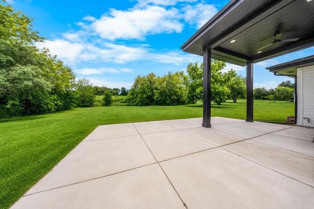 W256S6582 Pheasant DRIVE, Waukesha, WI 53189