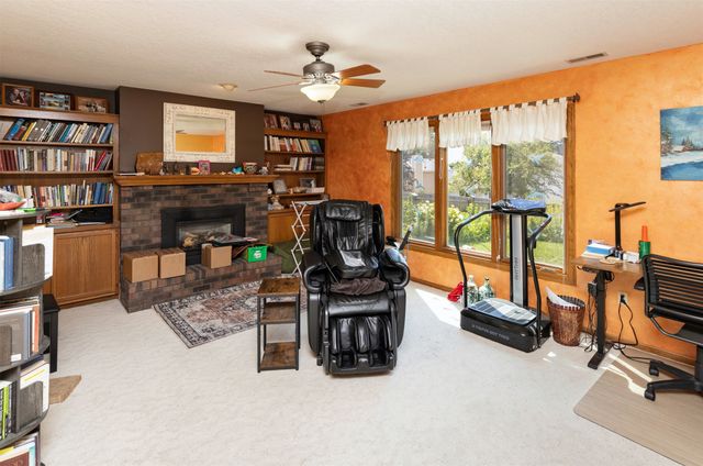 2804 Locust Street, West Des Moines, IA 50265