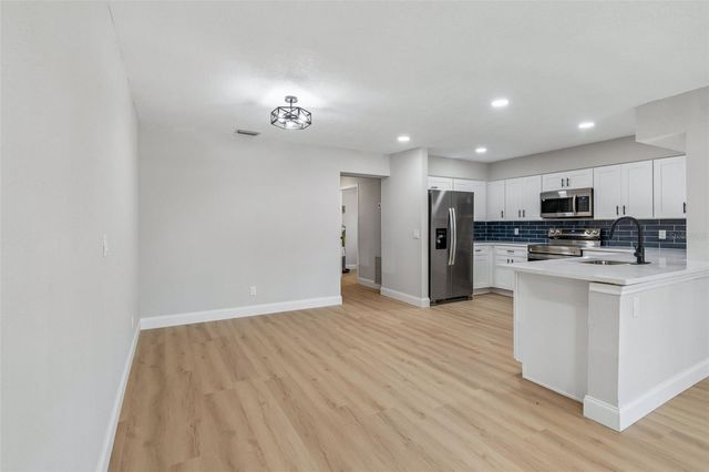 3415 E KNOLLWOOD STREET, Tampa, FL 33610