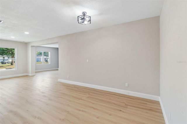 3415 E KNOLLWOOD STREET, Tampa, FL 33610