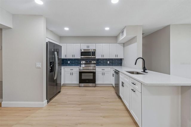 3415 E KNOLLWOOD STREET, Tampa, FL 33610