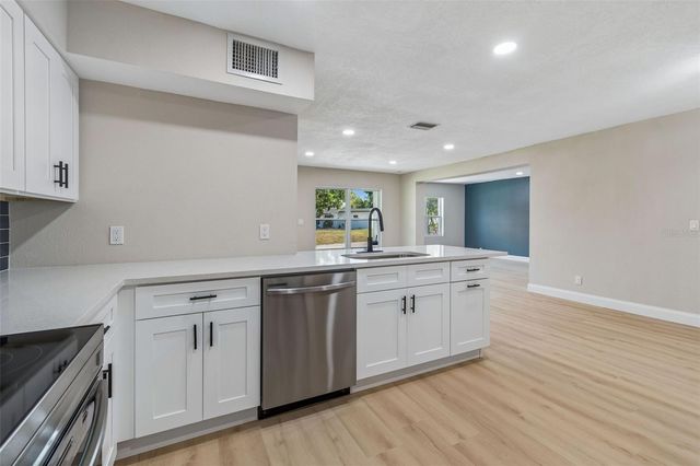 3415 E KNOLLWOOD STREET, Tampa, FL 33610