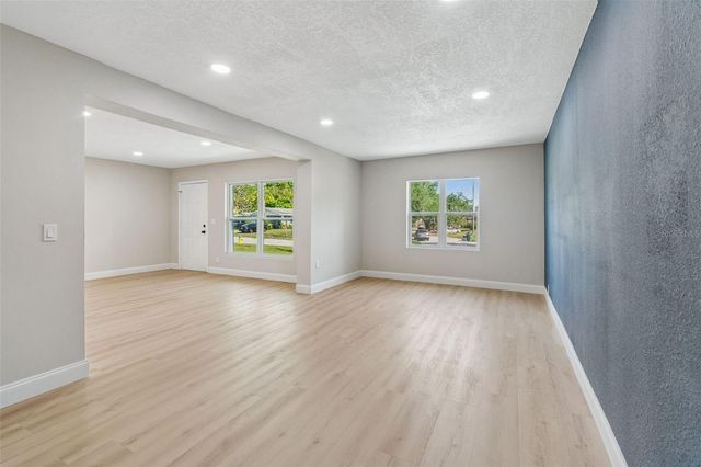 3415 E KNOLLWOOD STREET, Tampa, FL 33610