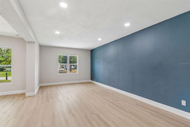 3415 E KNOLLWOOD STREET, Tampa, FL 33610