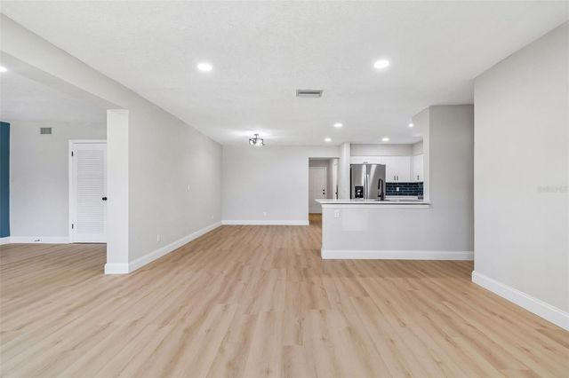 3415 E KNOLLWOOD STREET, Tampa, FL 33610