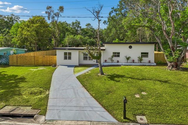 3415 E KNOLLWOOD STREET, Tampa, FL 33610