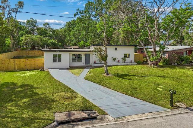 3415 E KNOLLWOOD STREET, Tampa, FL 33610