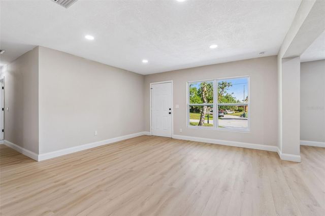 3415 E KNOLLWOOD STREET, Tampa, FL 33610