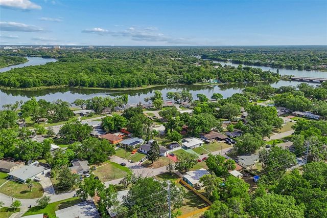 3415 E KNOLLWOOD STREET, Tampa, FL 33610