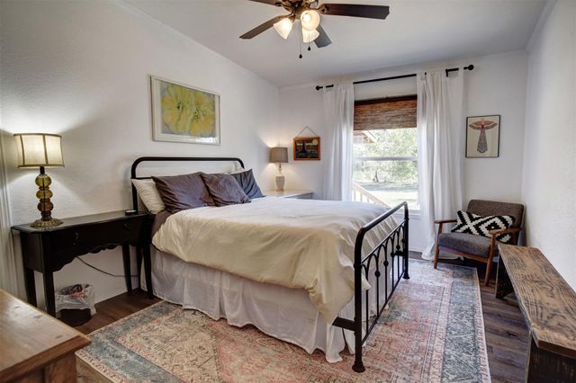 421 Krchnak RD, Smithville, TX 78957