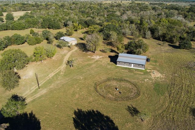 421 Krchnak RD, Smithville, TX 78957