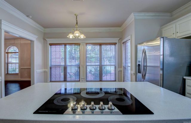 9 Shanna Lane, Maumelle, AR 72113