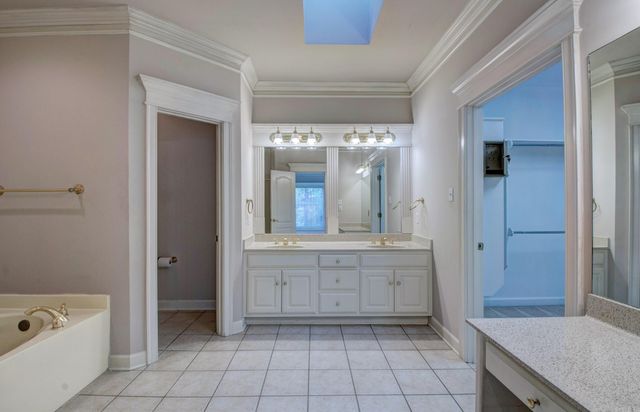 9 Shanna Lane, Maumelle, AR 72113