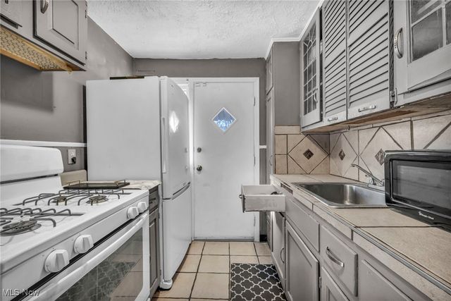 1554 E 256th Street, Euclid, OH 44132