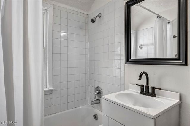 1554 E 256th Street, Euclid, OH 44132