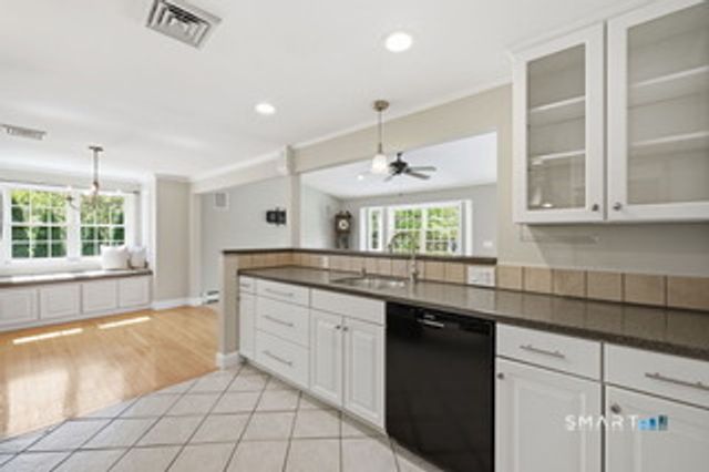 3 Ledgewood Drive, Farmington, CT 06032