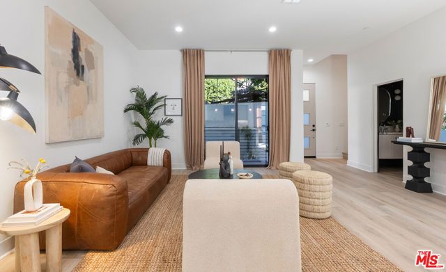 1320 W Cannon Drive, Los Angeles, CA 90026