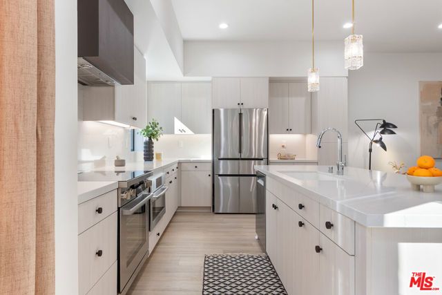 1320 W Cannon Drive, Los Angeles, CA 90026