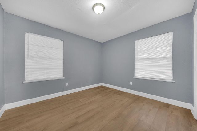 5831 Lyndhurst Street, Houston, TX 77033