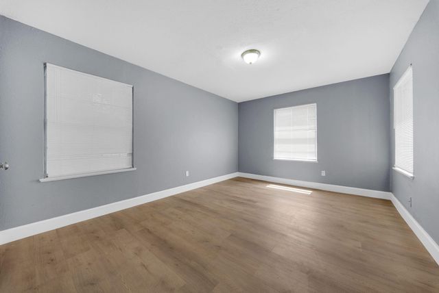5831 Lyndhurst Street, Houston, TX 77033