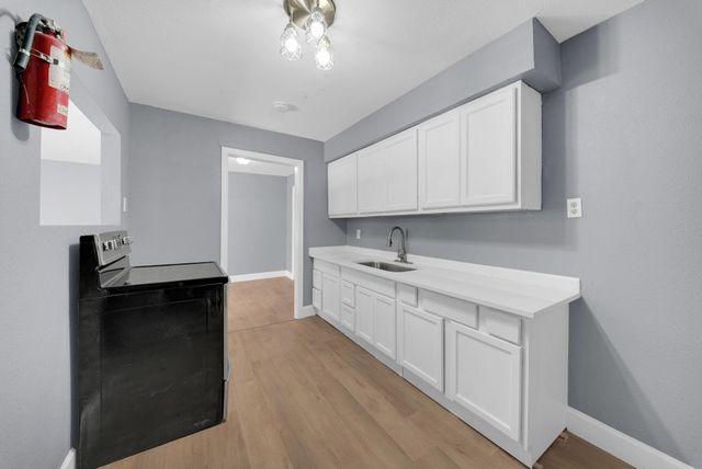 5831 Lyndhurst Street, Houston, TX 77033