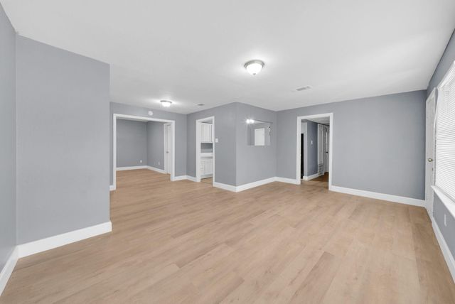 5831 Lyndhurst Street, Houston, TX 77033